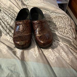 Danskos size 41
